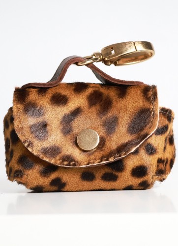 Moon Pop Panther – etui na woreczki dla psa z naturalnej skóry z okuciami pozłacanymi 24k złotem.jpg